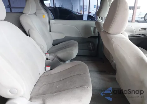 2011 Toyota Sienna from USA, damaged, VIN 5TDKA3DC3BS003986